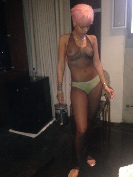 Nackte Rihanna In Icloud Leak Scandal
