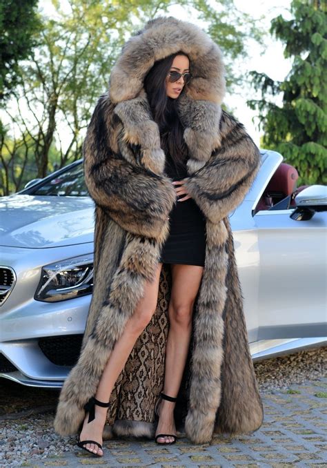Pin By Norbert Kubben On Furs 3 Long Fur Coat Fur Coats Women Coats