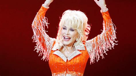 Dolly Parton Recreates ‘playboy Photo Shoot — Watch Video Hollywood Life