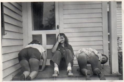 Hilarious Snapshots Of Naughty Girls In The Early Th Century Vintage Everyday