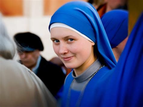 why nuns wear different colored habits break out of the box