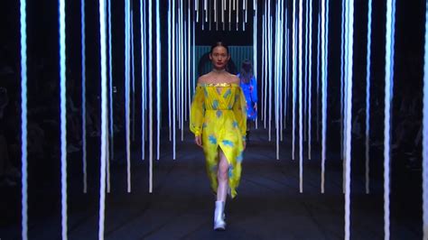 Shanghai Fashion Week Takes Place Via Online Streaming Cgtn