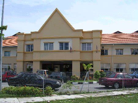 Pengkalan chepa bir havaalanı şehri olarak bilinir ve aynı zamanda bir parlamento seçim bölgesi olarak bilinir. PORTAL RASMI SMK PENGKALAN CHEPA 2: SEJARAH