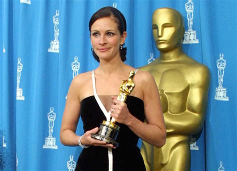 Julia Roberts Broke An Unwritten Oscars Rule In 2001