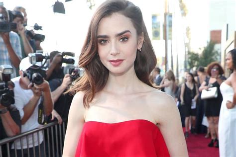 how much weight lily collins lost for anorexia movie to the bone united fact