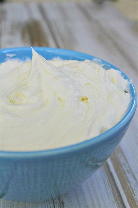 In others, it's added to meringue as a boiling syrup, which cooks the. Classic White Frosting | Recipe (With images) | Cake ...