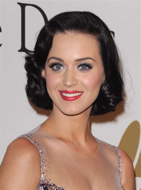50 Elegant And Charming Short Hairstyles For Women