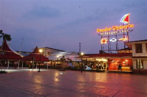 Menu Bandar Jakarta - Picture of Bandar Djakarta Ancol, Jakarta