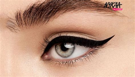 Easy Winged Eyeliner Tutorial How To Apply Winged Eyeliner Nykaa S