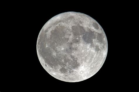 Look at the full moon and jingle the coins in your pocket to increase your wealth. Full Moon Calendar 2018 - Universavvy