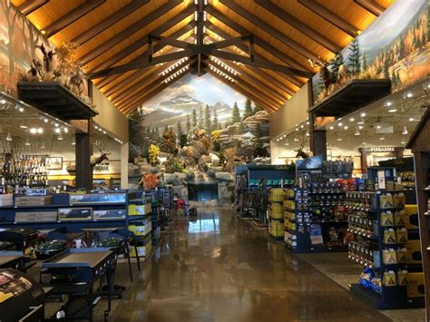 Large Crowd For Cabelas Grand Opening More Events Through Weekend
