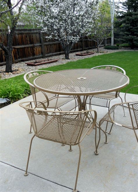 Small patio furniture is perfect for condo, townhome or city dwellers. Refurbishing Wrought Iron Furniture ... | Wrought iron ...