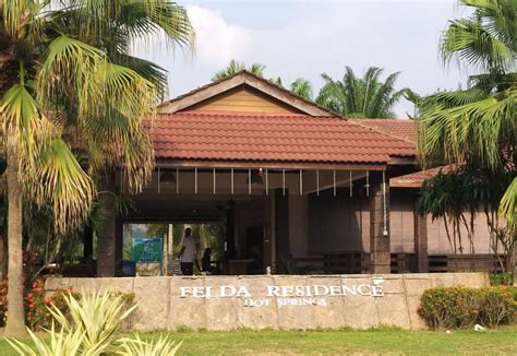 Sungai klah hot springs is nestled in the serene and lush forest patches, surrounded by hills and clear cold mountain streams and rivers. Dunia Anakku: Felda Residence Hot Springs, Sungkai memang ...