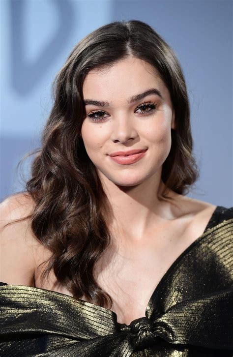 It was written by rachel keen, andrew jackson, ellie goulding, ely weisfeld, hailee steinfeld, and bloodpop®. Capital Letters - Hailee Steinfeld - LETRAS.MUS.BR