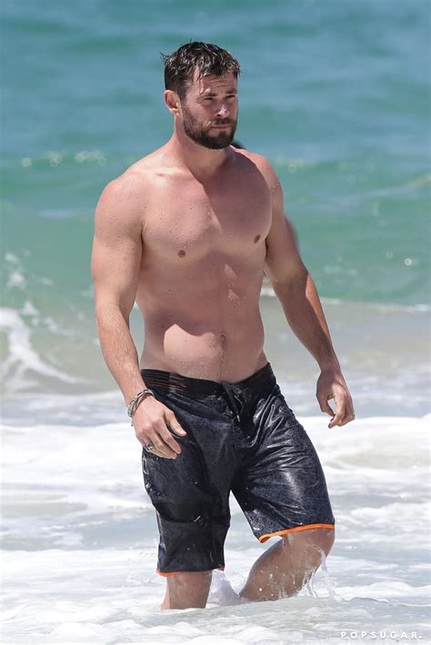 Chris Hemsworth Shirtless In Australia Pictures Oct 2017