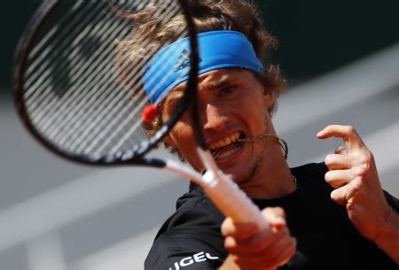 Sascha zverev walks into the court to face thomas fabbiano for his r1 match at the australian open 2018 . Sascha Zverev - Tennis & Sports Background Wallpapers on ...