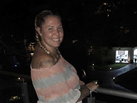 kailyn lowry blows off haters with stunning topless photo