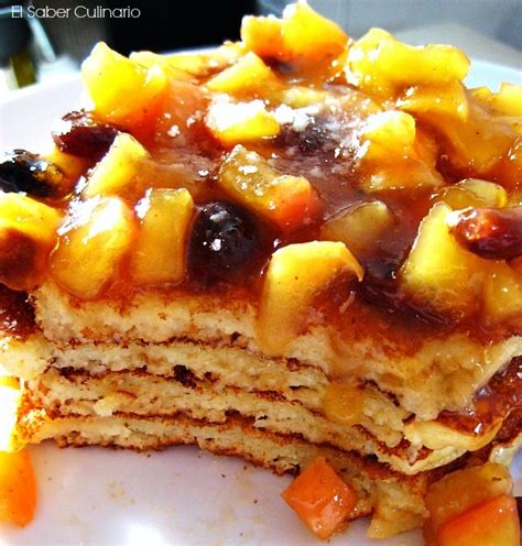 Tortitas Americanas O Pancakes De Ricotta Con Compota De Manzana Y