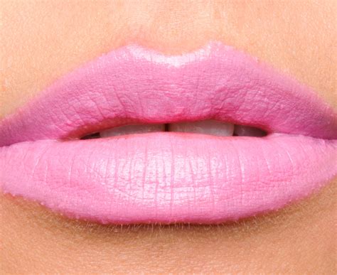 Maybelline Barely Bloomed Blushing Bud Petal Pink Color Sensational