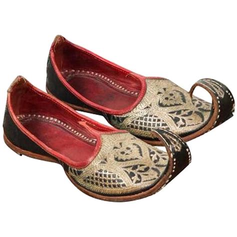 Vintage Middle Eastern Aladdin Shoes At 1stdibs