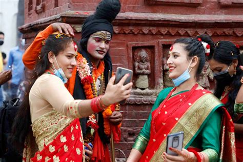 Teej Celebration At Pashupatinath Temple Photo Feature
