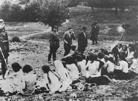 老照片：纳粹蹂躏犹太妇女的惊天暴行 中天飞鸿