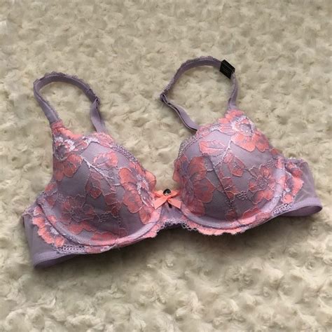 nwt lavender and pink lace demi bra semi convertible straps the back straps unsnap no trades