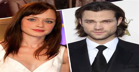 Gilmore Girls A Year In The Life Alexis Bledel And Jared Padalecki