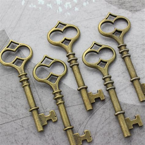 100 Skeleton Keys Double Sided Antique Brass By Pineapplesupply