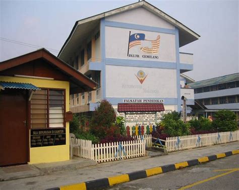 Malay n bi storytelling, reading in bm and bi, poem recitation, hafazan, colouring contest, singing. SK SERI PERLING 2 JB GEMILANG: Sejarah Sekolah