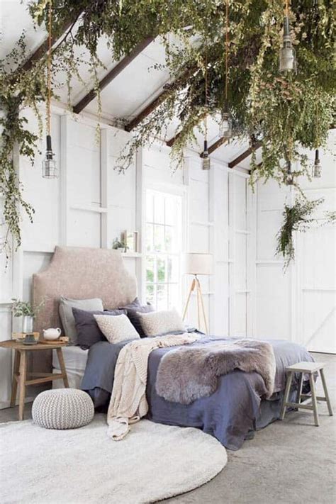 Steal these ideas to get a cozy, comfortable look in your bedroom. 33 Ultra-cozy bedroom decorating ideas for winter warmth