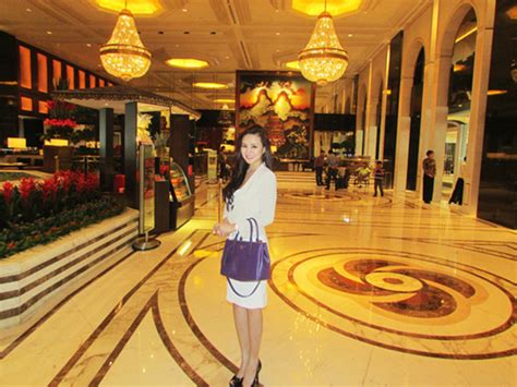 Trái lại, bà chủ đại nam còn bị vy oanh kiện ngược lại. Vy Oanh: Mối quan hệ triệu đô của 'đại gia ngầm' Vy Oanh ...