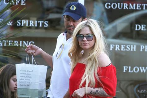 Avril Lavigne Reportedly Dating Son Of Texas Billionaire Fayez Sarofim