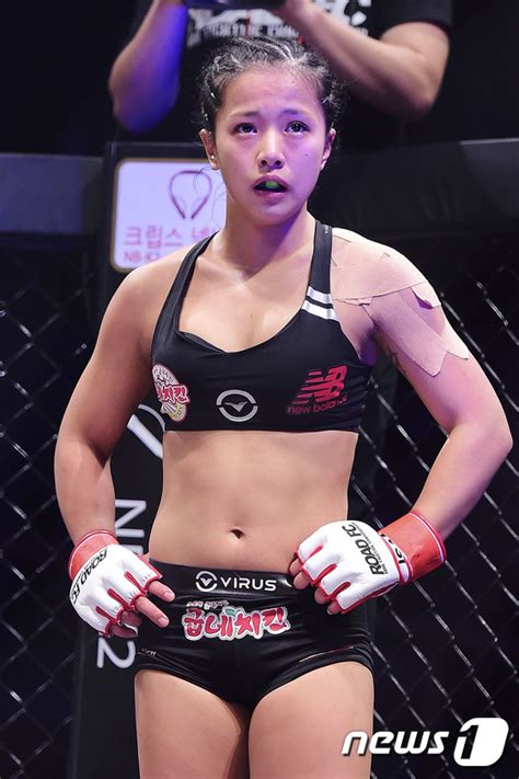 로드fc 측 염승학 실장(소속사 매니지먼트 실장). 로드FC 송가연, 日 사토미에 1라운드 서브미션패…2연승 좌절 ...