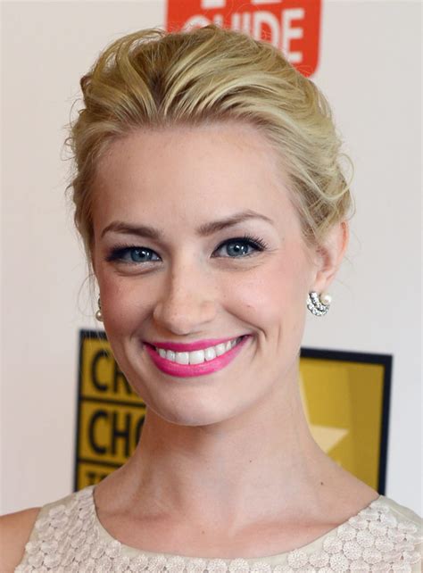 picture of beth behrs