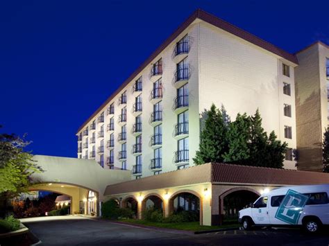 Embassy Suites By Hilton Denver Tech Center North Hotel Denver Co Deals Photos And Reviews