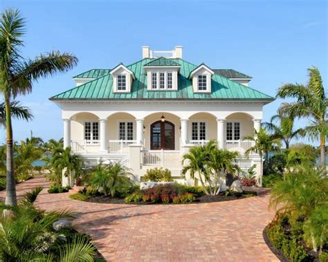 Choosing the best exterior paint for your florida stucco home can save you a lot of time, money, and hassle. Tropical Fashion: 17 Stunning Exterior Design Tips | Beach cottage style, Key west style ...