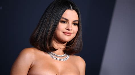 Selena gomez gave fans a peek into her chill mode and it's seriously a vibe. Selena Gomez's New Album, 'Rare': All the Lyrics That Are ...