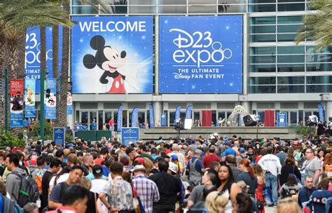 D23 Expo Fans Frustrated With Long Lines Sold Out Merchandise Disney