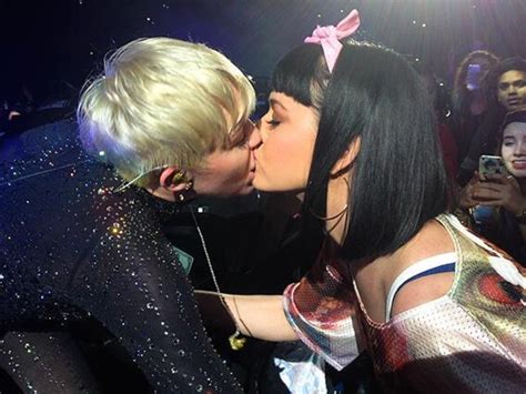 Katy Perry I Kissed A Girl Miley Cyrus Reveals Song Was Written About Her The Advertiser