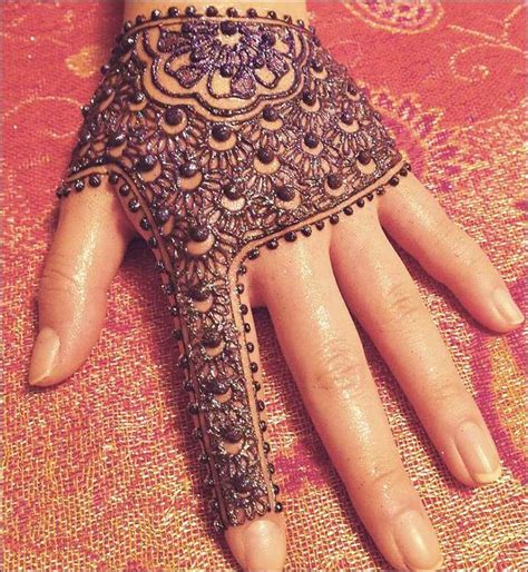 1.1 gambar henna simple terbaru 1.7 gambar henna di tangan 100 Gambar Henna Tangan yang Cantik dan Simple Beserta ...