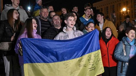 Russia Ukraine War In Kherson City A Mix Of Joy And Fears Russia Will Retaliate The New York