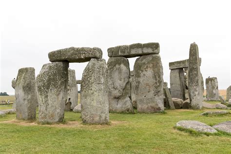 We defeat evil by praising and thanking with jesus. Stonehenge - (Inglaterra) | viajaralparaiso.com