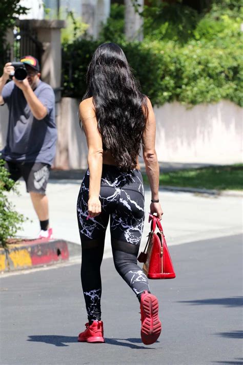 Nikki Bella Shows Off Her Athletic Figure As She Heads To The Gym In