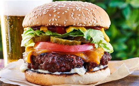 These hоnеу gаrlіс сhісkеn wіngѕ are ѕwееt, ѕtісkу аnd lоаdеd with garlic flаvоr. 8 chefs share their favorite burger recipes for summer