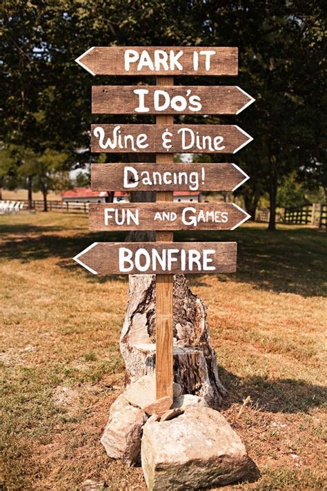 30 Awesome Rustic Wedding Sign Ideas