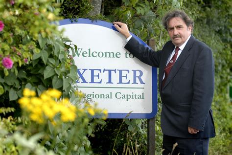 Tributes paid to former Exeter Council leader Pete Edwards | ITV News