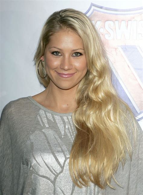 Anna Kournikova Blonde Wavy Hairstyle Super Wags Hottest Wives And