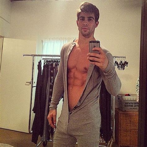 The 33 Hottest Man Selfies Of 2014 Will Make You Pass Out 12thblog