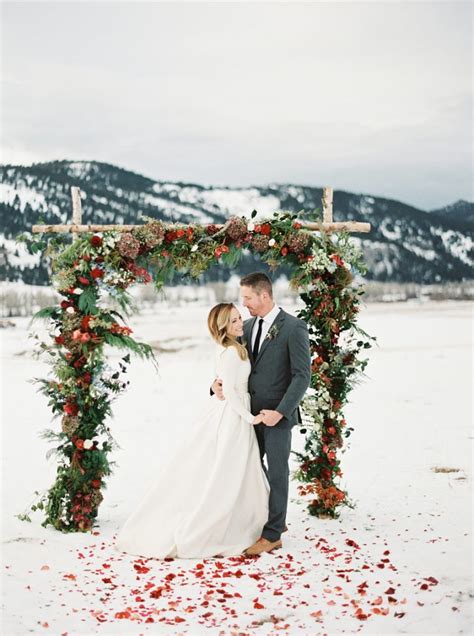 30 awesome winter red christmas themed festival wedding ideas blog